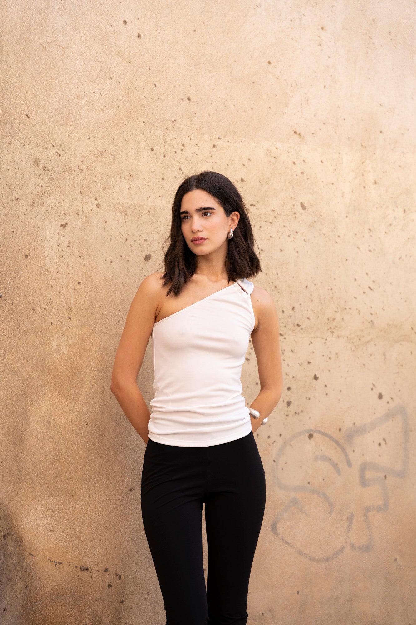 Assymetric Top White