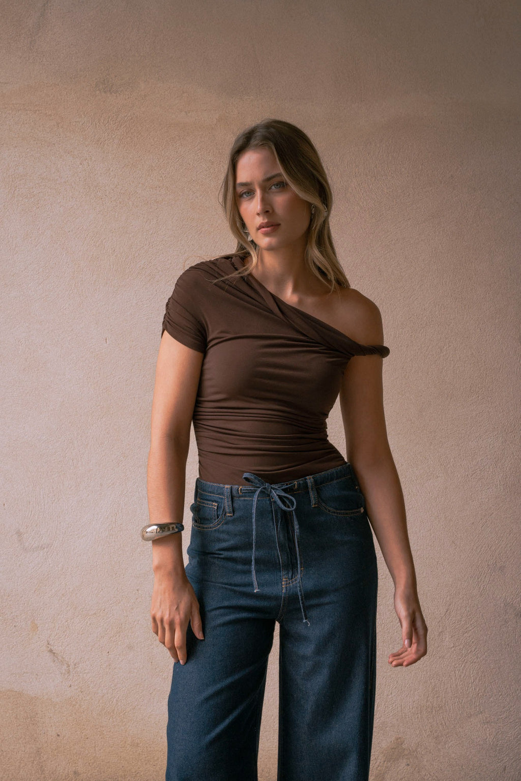 Asymmetric Body Brown: Tall