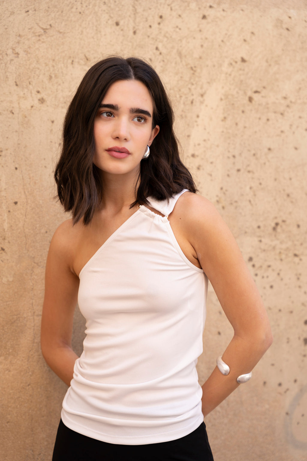 Asymmetric Top White