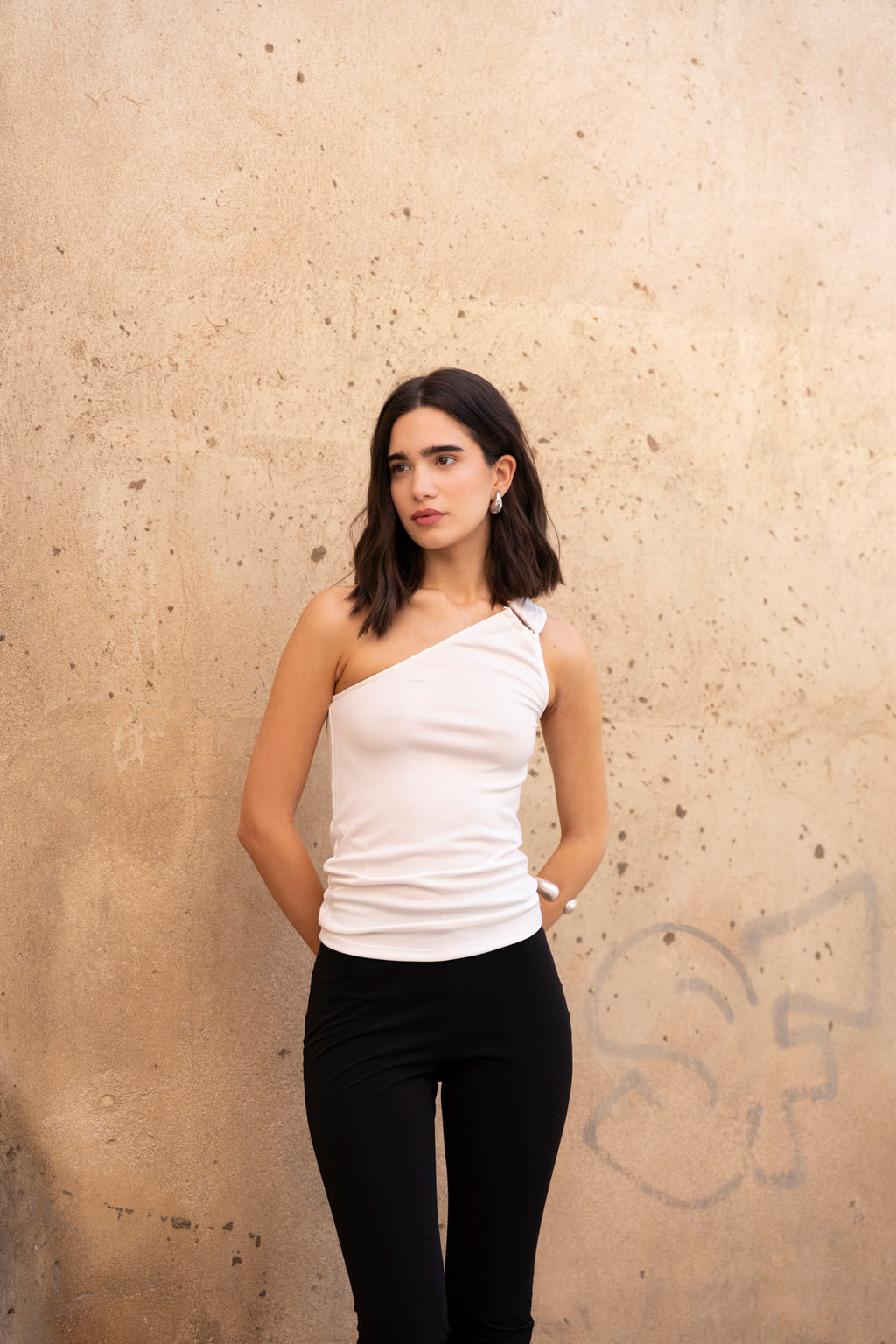 Asymmetric Top White