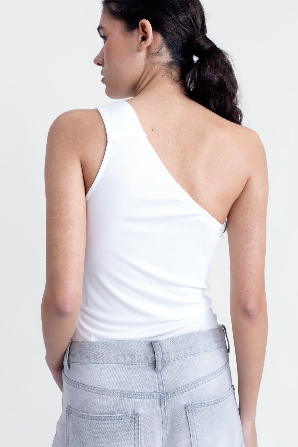 Asymmetric Top White