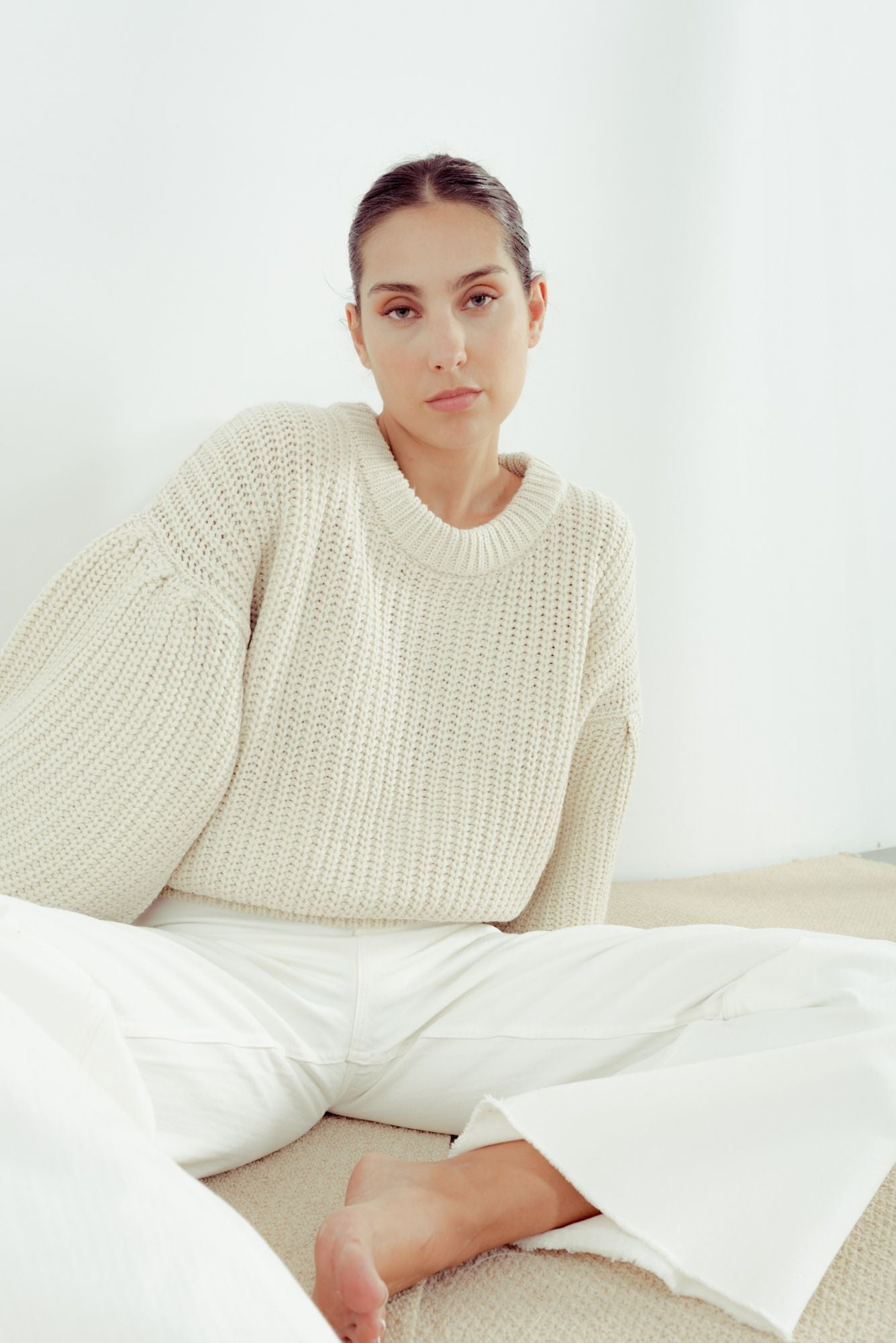 Oversized Knit Beige: extra long sleeves