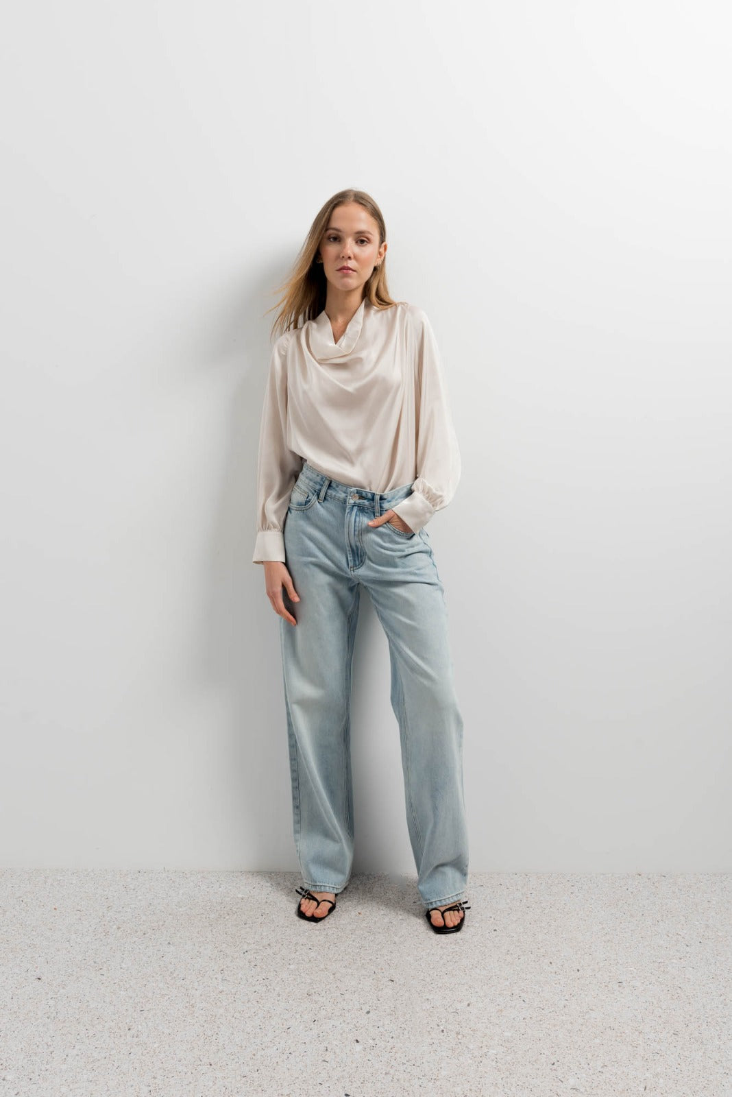 Light Washed Jeans: Tall
